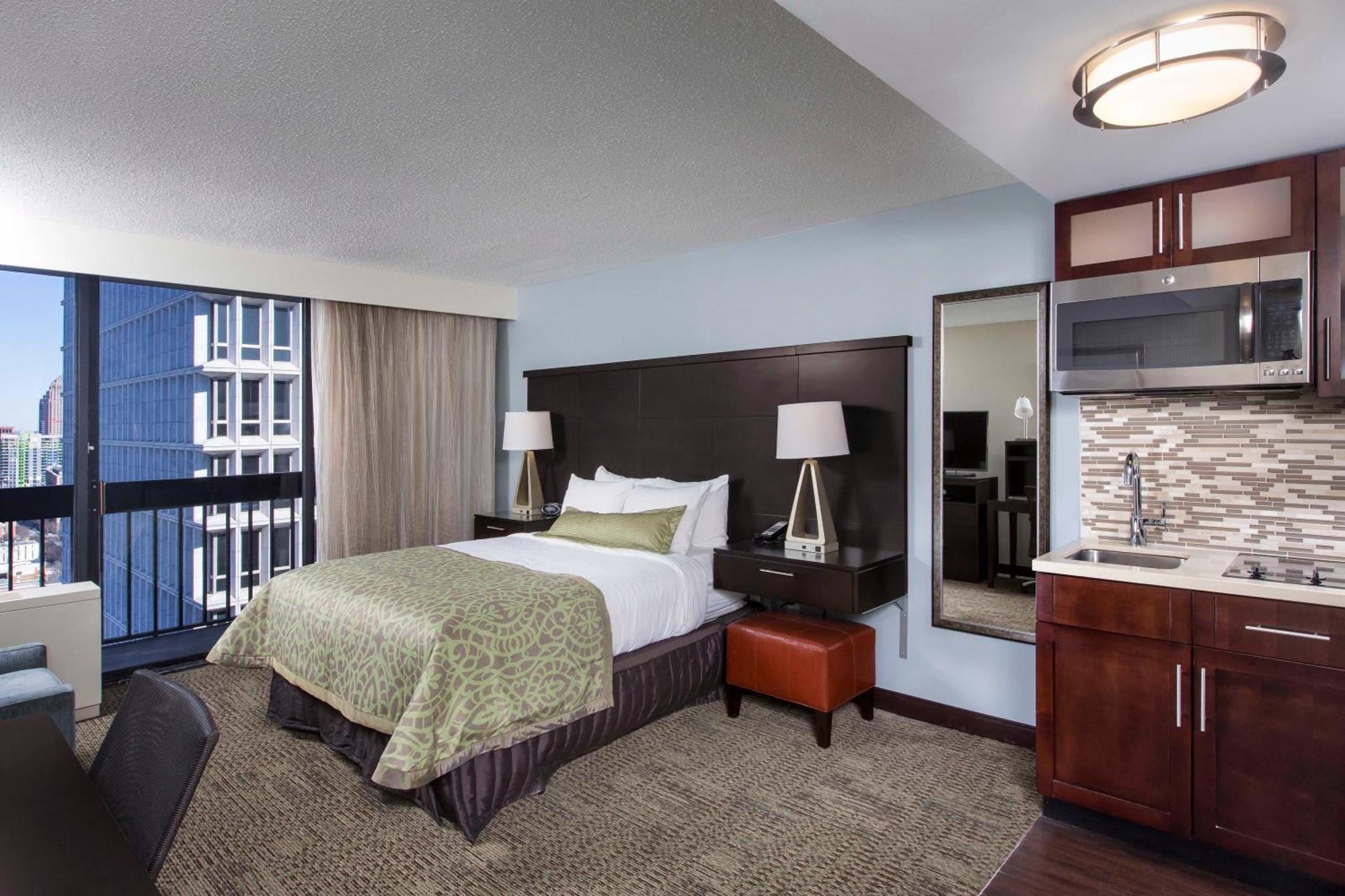 One-Bedroom Queen Suite with Roll-In Shower - Disability Access