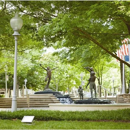 Hilton Garden Inn Atlanta-Buckhead-2