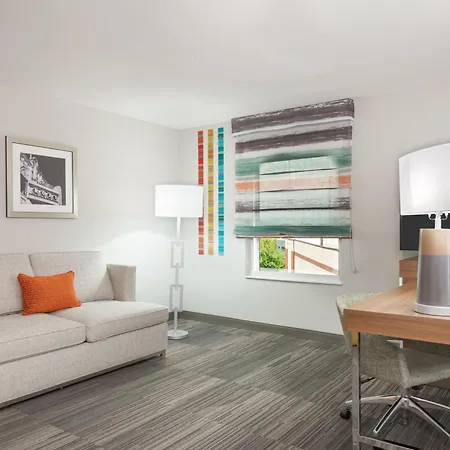 Hampton Inn & Suites Atlanta Buckhead Place-2