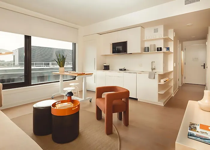 Scout Living Pcm - Placemakr Atlanta, Apartments By Hilton